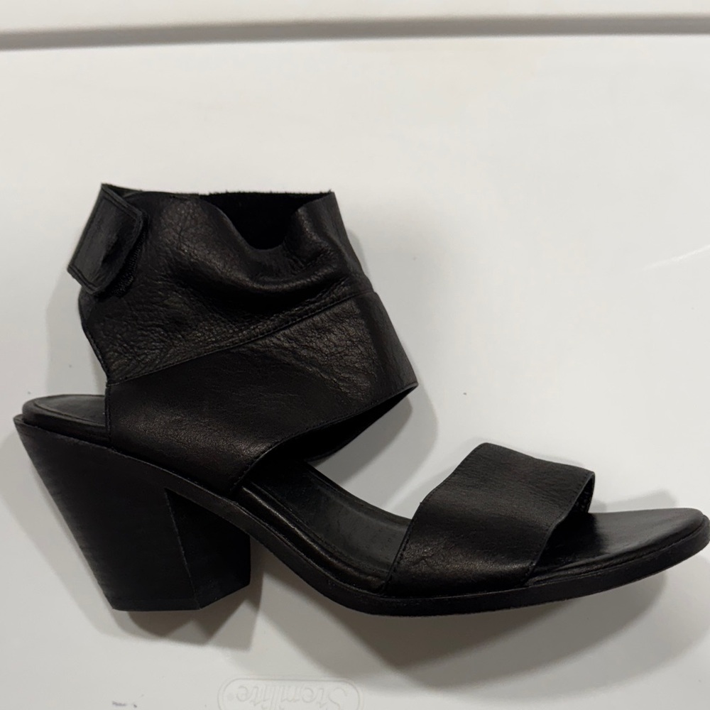 Eileen Fisher Black Leather Heeled Sandals